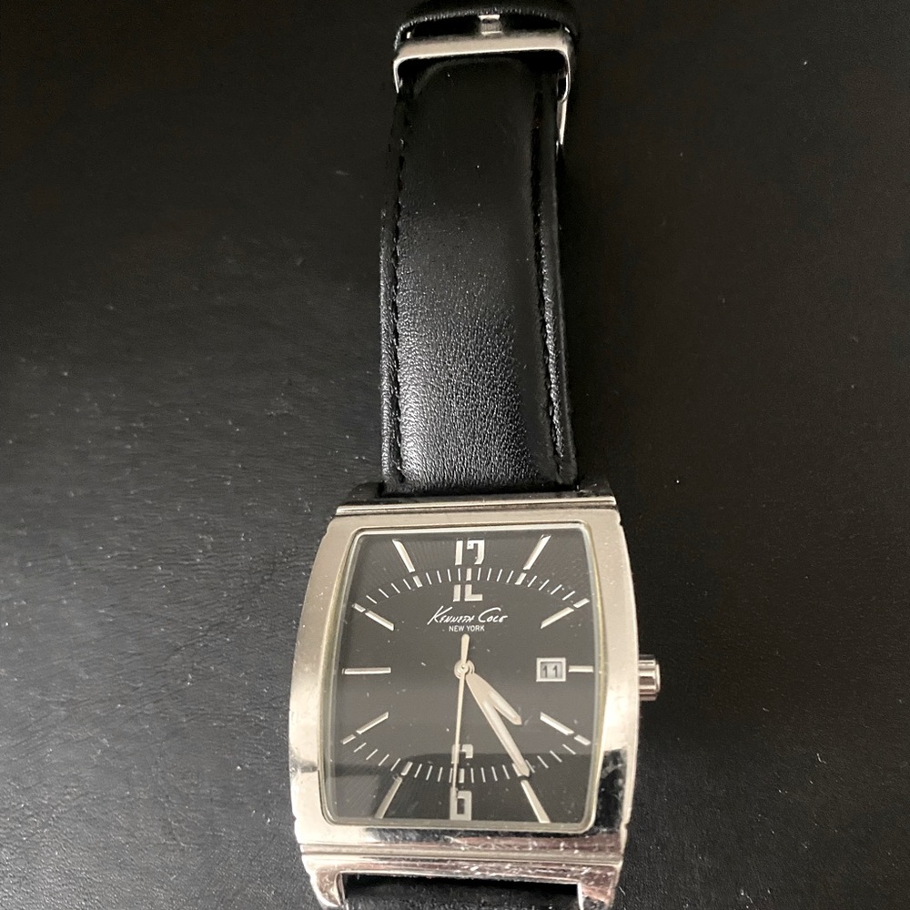 Kenneth Cole Mens Watch, Needs a battery change